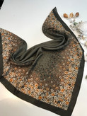 روسری کریشه درختی طرح گل ریز طیفی سایز ۱۲۰
