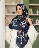 روسری سوپر نخ طرح گل و پاپیون منگوله دار دور دوخت140