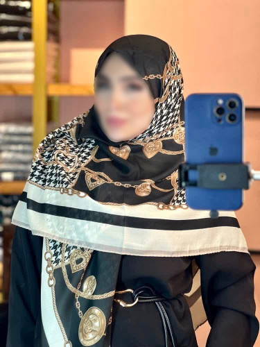 روسری حریر دست دوز طرح زنجیری پیچازی سایز ۱۴۰