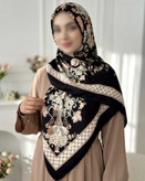روسری ساتن ابریشم طرح گلدان و گل سایز ۱۴۰