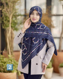 روسری نخی سیا اسکارف طرح گل مربعی سایز ۱۴۰