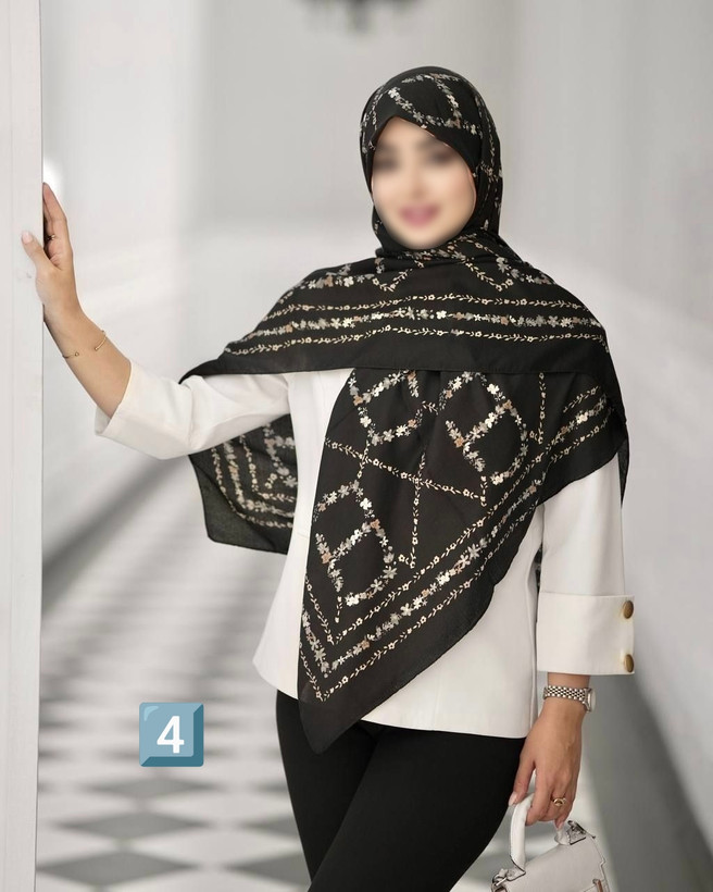 روسری نخی سیا اسکارف طرح گل مربعی سایز ۱۴۰